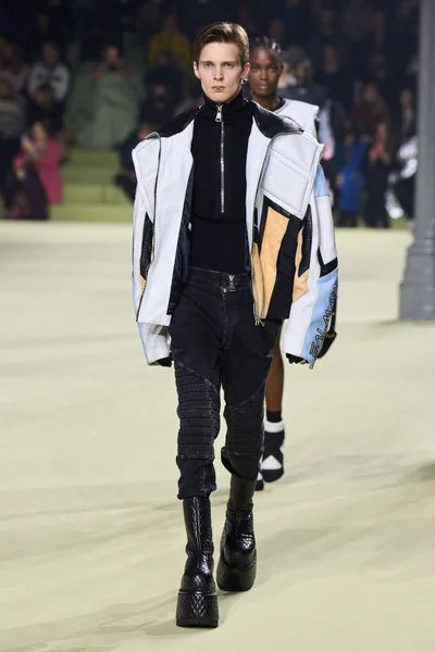 Look 77